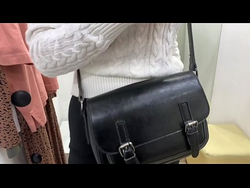 ❤️ Javna masturbacija mlade kujice FeralBerry s dildom u sobi za mjerenje ❤️❌ Seks na hr.hotpornphotos.ru ❤