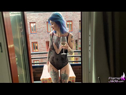❤️ Sjajna djevojka siše s gutljajem i strastveno jebe pod otvorenim nebom ❤️❌ Seks na hr.hotpornphotos.ru ❤